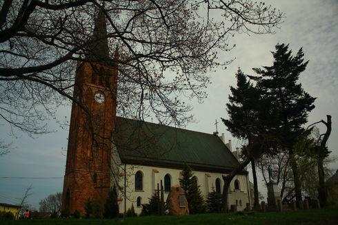 Kościół parafialny pw. Nawiedzenia NMP w Gardnie Wielkiej