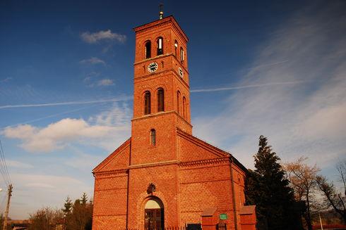 Kościół pw. Św. Apostołów Piotra i Pawła w Chmielnie