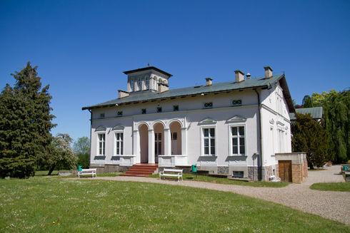 The manor in Starbienino