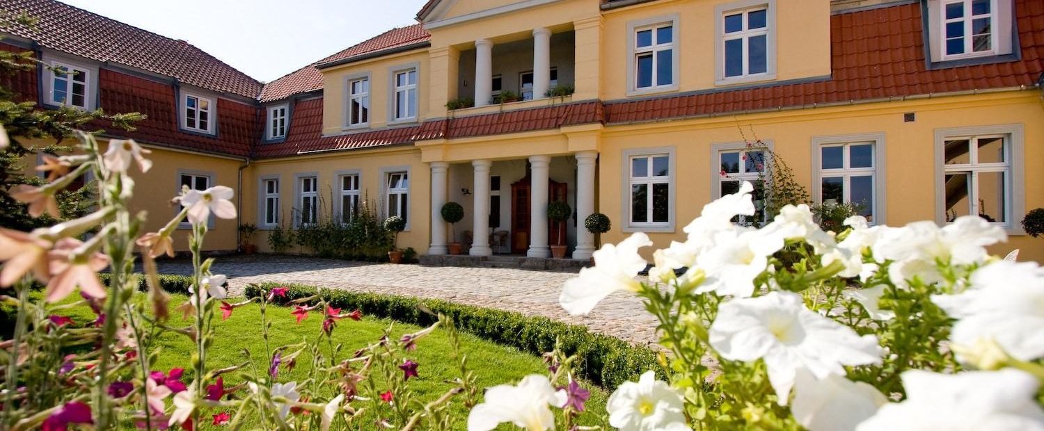 The “Six Oaks” Manor in Prusewo
