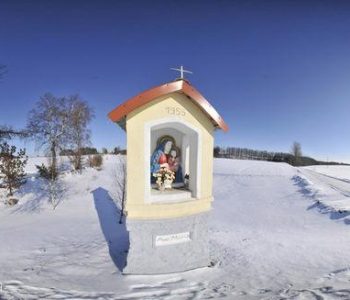 Kapliczka Matki Boskiej z Dzieciątkiem w Czarnej Hucie