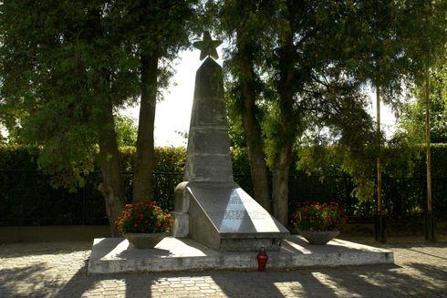 Mrzezino: cmentarz ofiar II wojny światowej