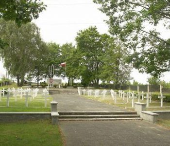 Władysławowo: cmentarz Żołnierzy Wojska Polskiego i Ofiar Terroru