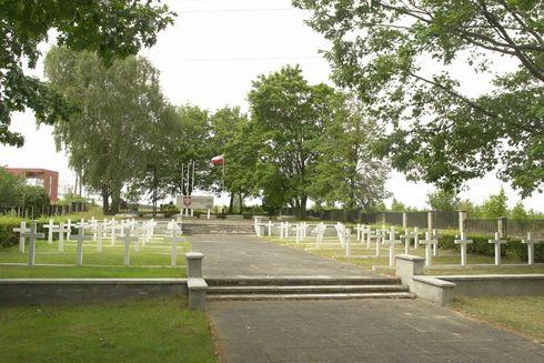 Władysławowo: cmentarz Żołnierzy Wojska Polskiego i Ofiar Terroru
