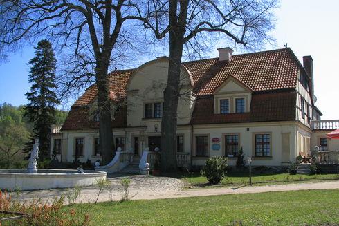 The Manor and Park Complex in Paraszyno